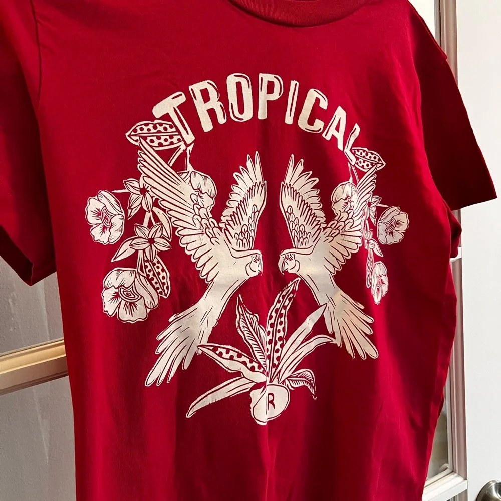 FARM Rio Bold Red Tee - Picture 1 of 2